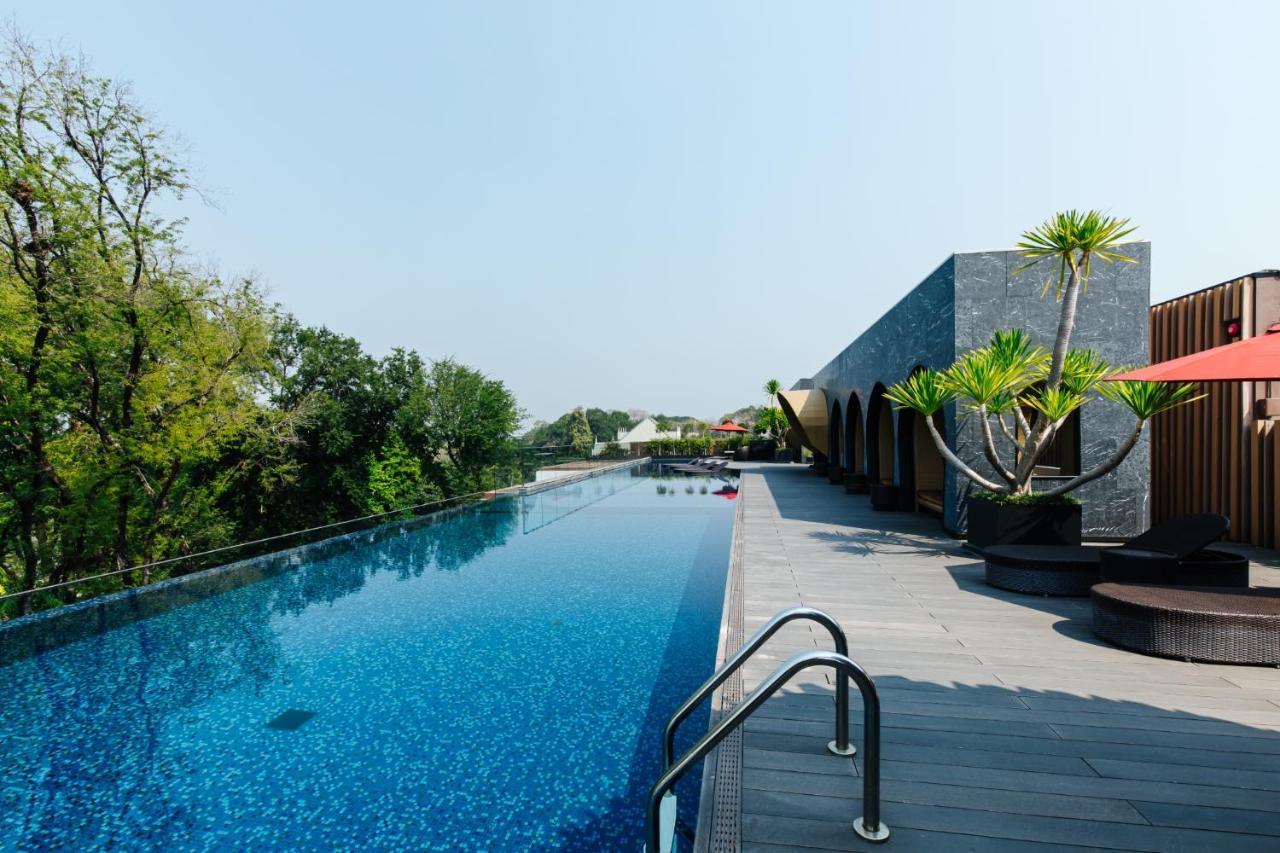 Cross Chiang Mai Riverside Exterior photo